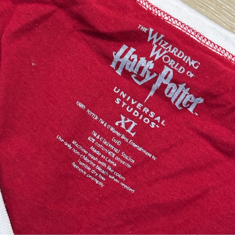 Harry Potter Gryffindor Tshirt XL - Picture 4 of 4